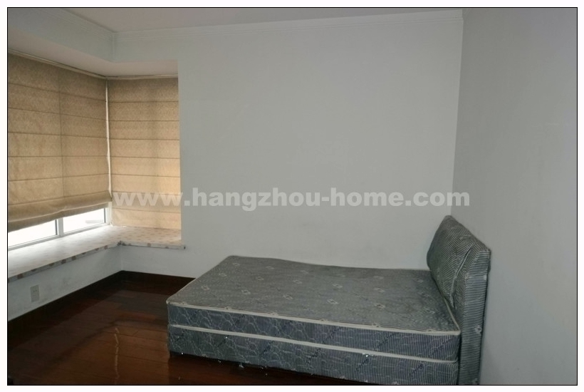 Bedrooms-Master Bedroom